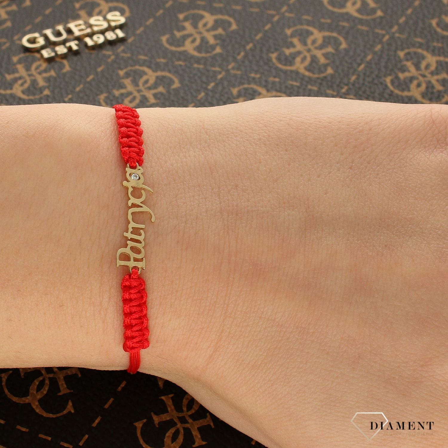 Złota bransoletka na czerwonym sznureczku z imieniem PATRYCJA BR 6600 (1).jpg